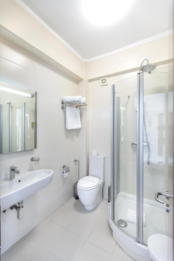 Alex&George Boutique Hotel Cluj-Napoca Esterno foto