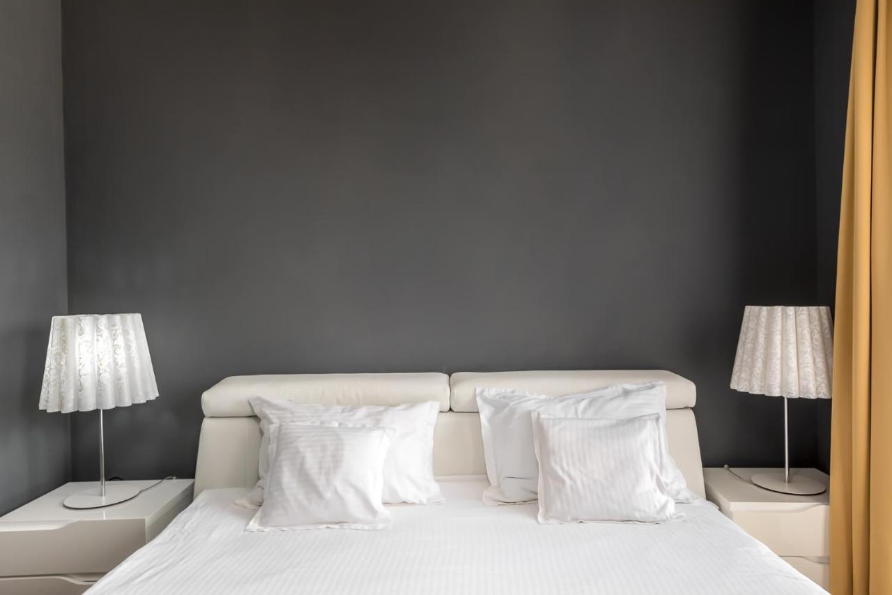 Alex&George Boutique Hotel Cluj-Napoca Esterno foto