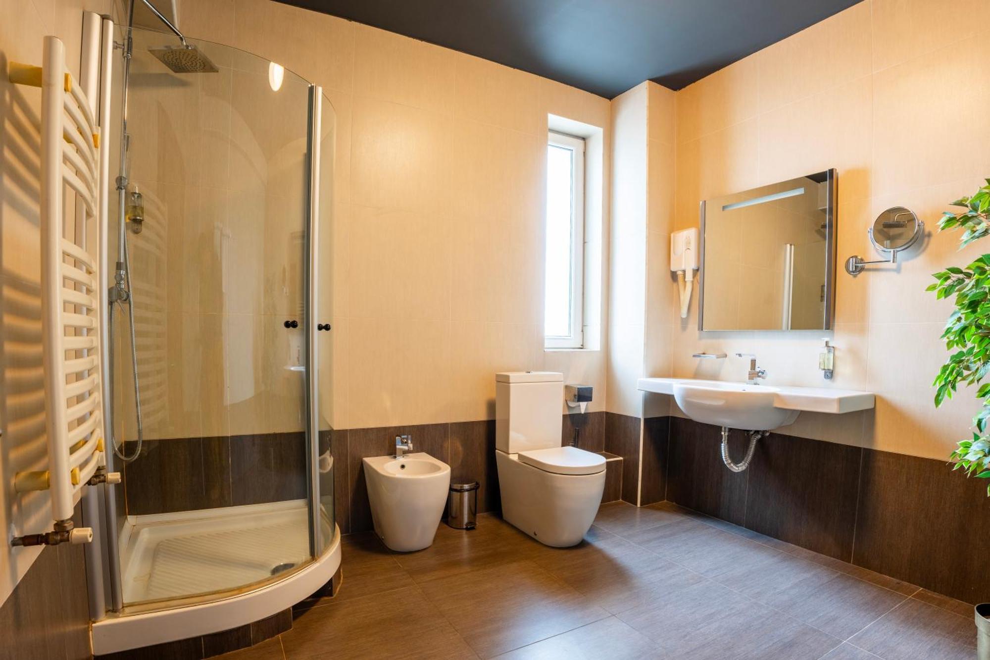 Alex&George Boutique Hotel Cluj-Napoca Esterno foto