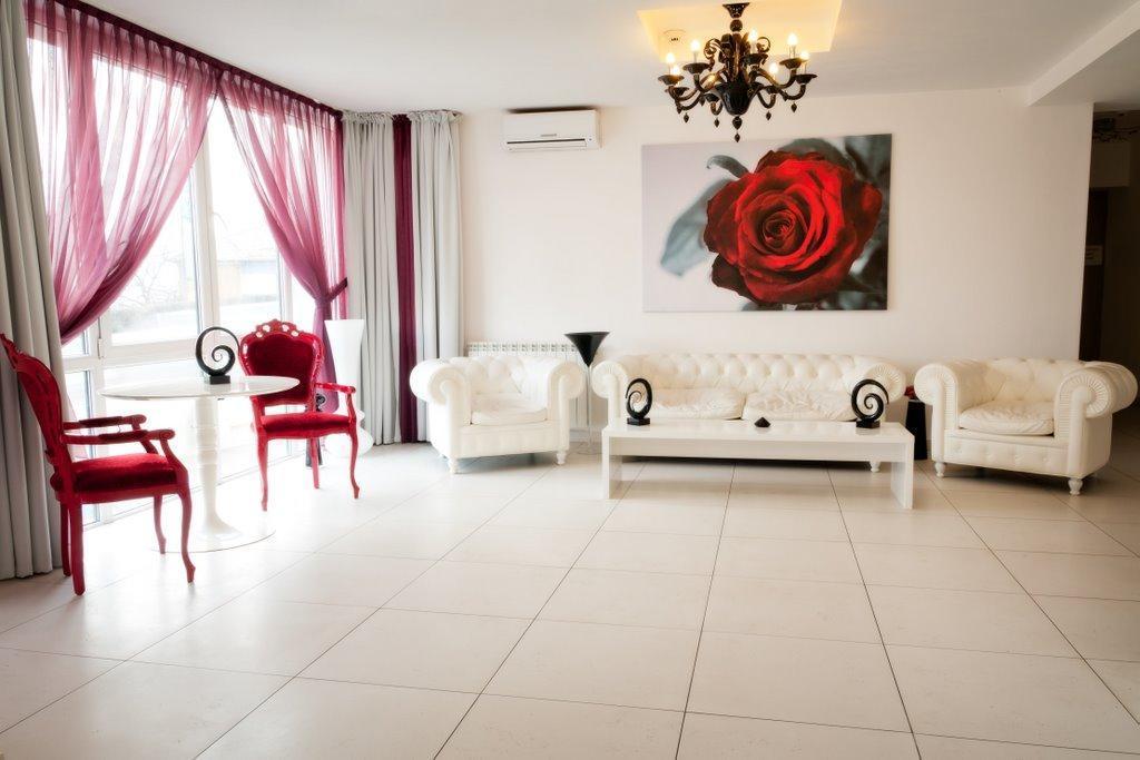 Alex&George Boutique Hotel Cluj-Napoca Esterno foto
