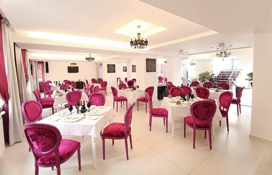 Alex&George Boutique Hotel Cluj-Napoca Esterno foto