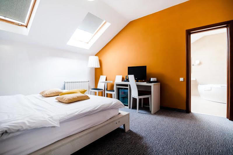 Alex&George Boutique Hotel Cluj-Napoca Esterno foto